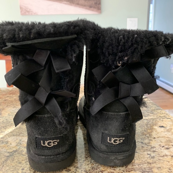 Ugg Girls Bailey Bow Boots - Picture 3 of 4